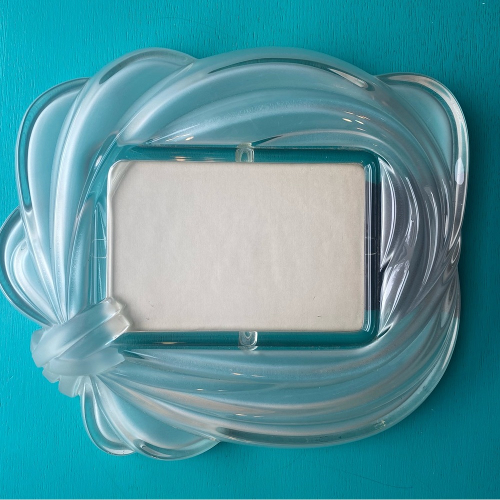 Mikasa Germany - Frosted Love Knot Frame